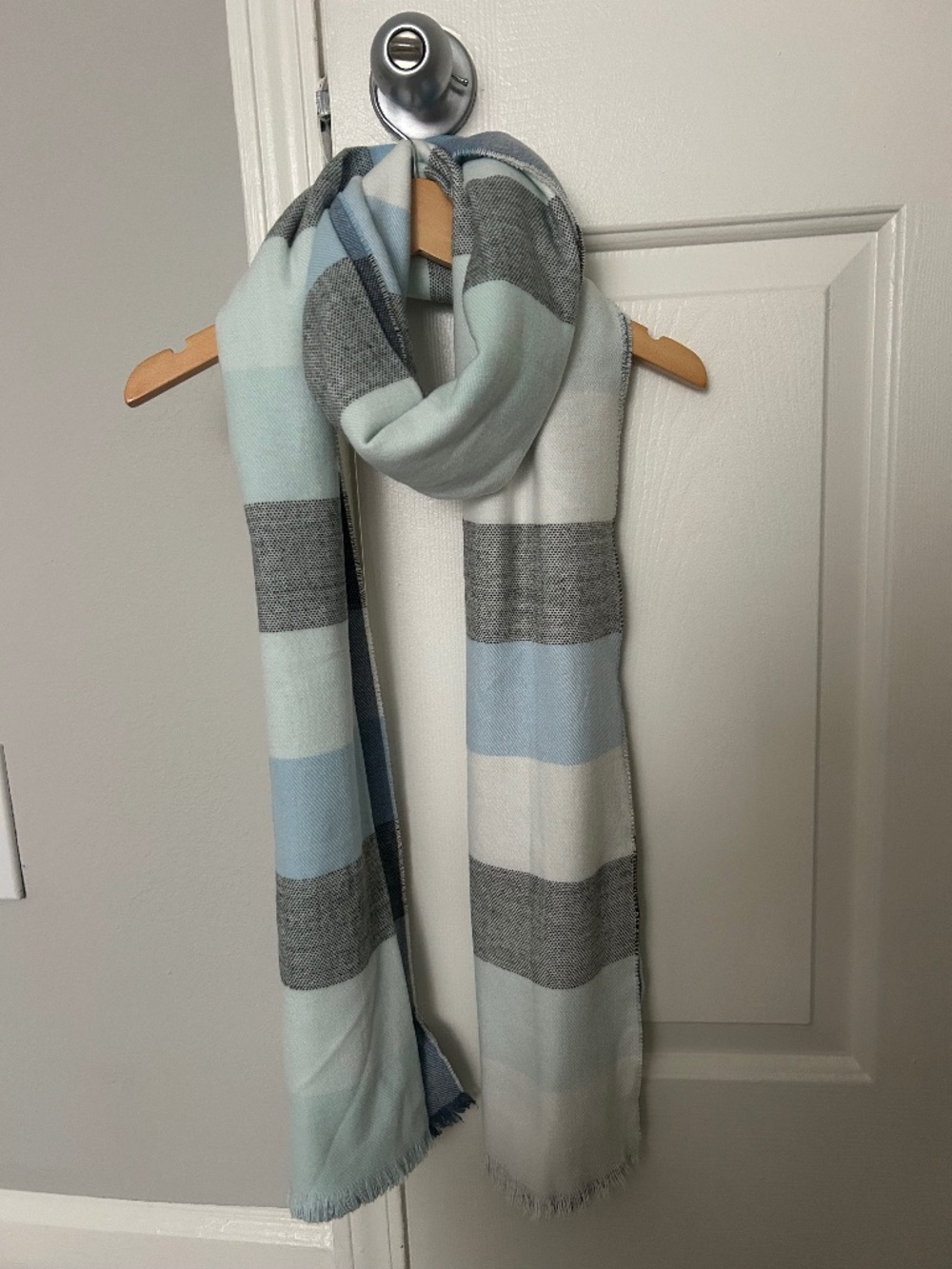 NWT Gap scarf